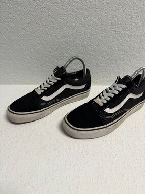Vans Black and White Low-Top Skate Sneakers W 8 M 6.5